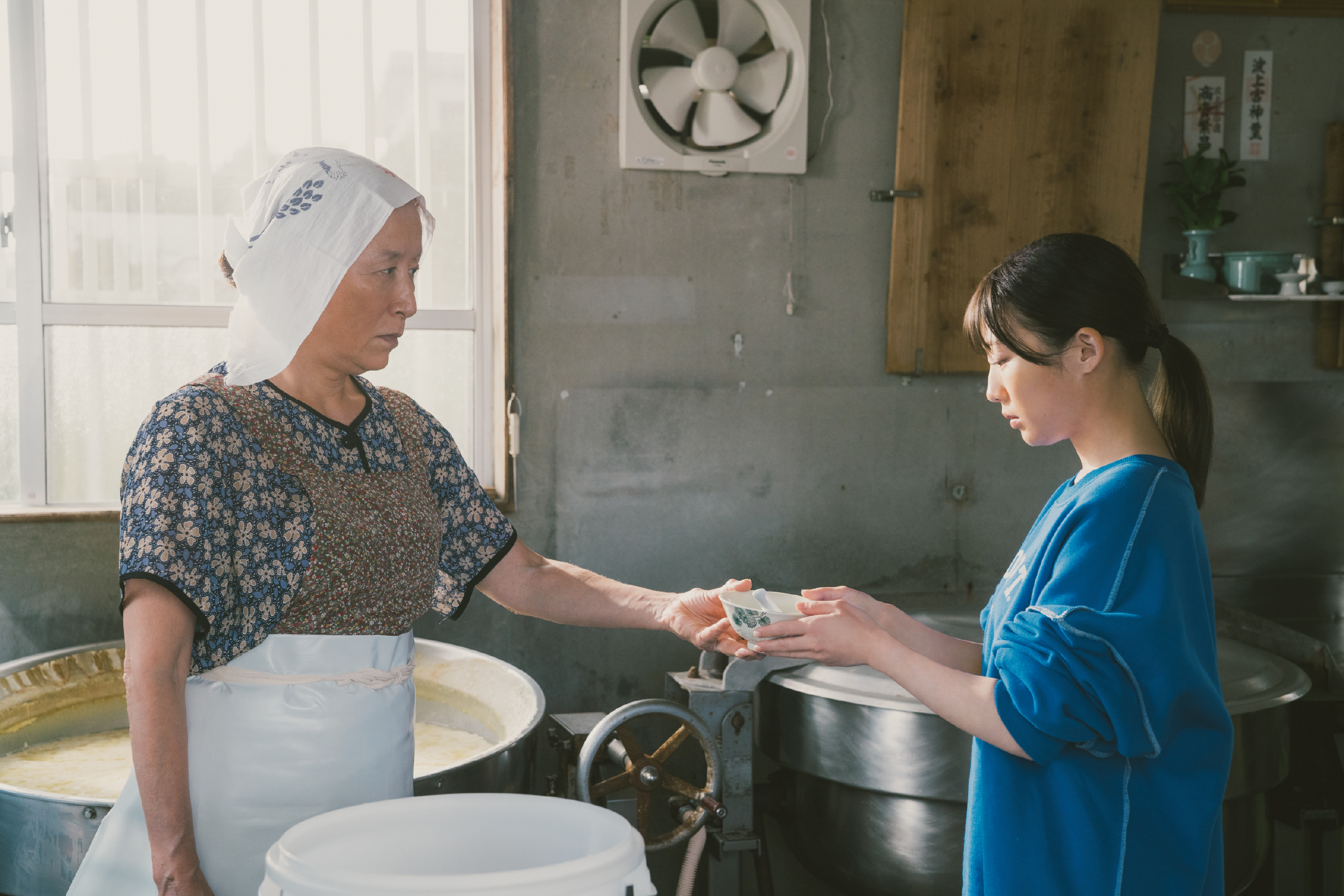「風のマジム」伊藤沙莉が南大東島のサトウキビでラム酒づくりにかけた女性を熱演
