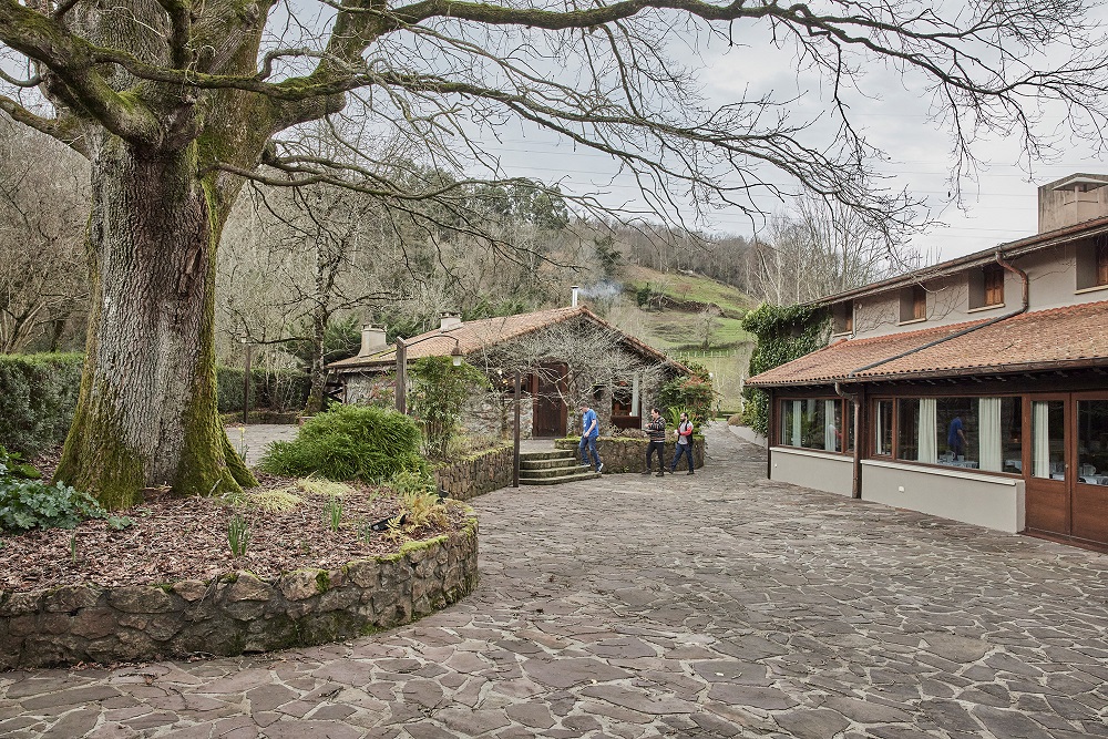 ドキュメンタリ－映画「ムガリッツ」　”異端の名店”の異次元の独創的料理の舞台裏