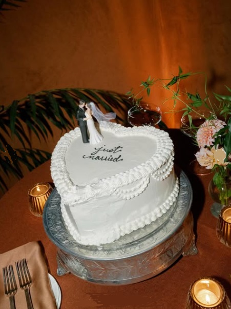  セレーナ・ゴメス、ウェディングドレス姿など結婚式の写真14点公開