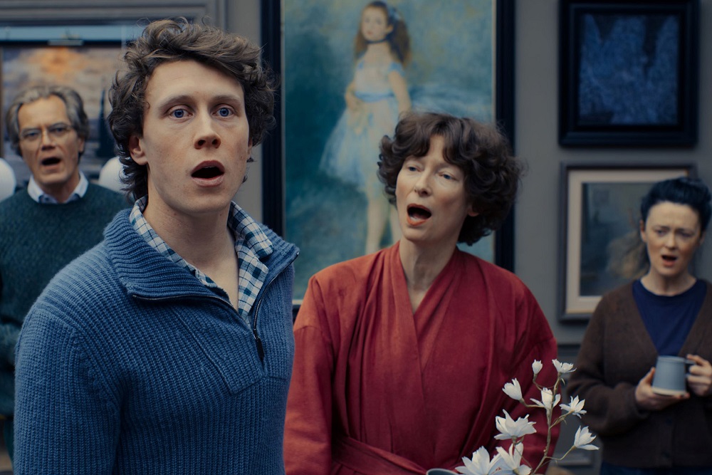 ティルダ・スウィントン主演ミュージカル「THE END（ジ・エンド）」地球に人間が住めなくなって25年　地下シェルターで生きる家族の数奇な人生