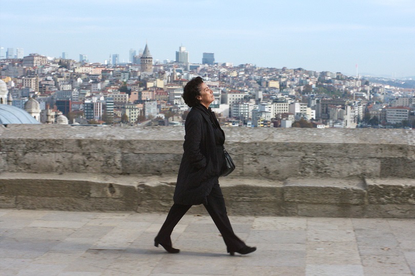 「CROSSING　心の交差点」トランスジェンダーの姪を探してジョージアからトルコに旅する女性と青年のロードムービー