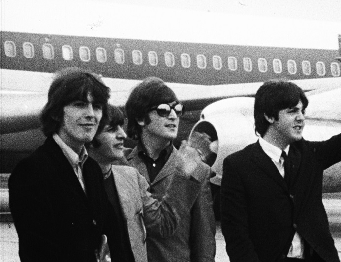 ビートルズ来日60周年記念公開「ビートルズがいた夏」日本版ビジュアル＆場面写真公開
　