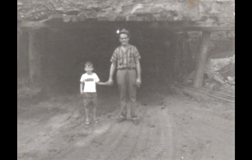 マーク・リンカスの人生と音楽に迫るドキュメンタリー「悲しくて美しい世界／THIS IS SPARKLEHORSE」予告編解禁
　