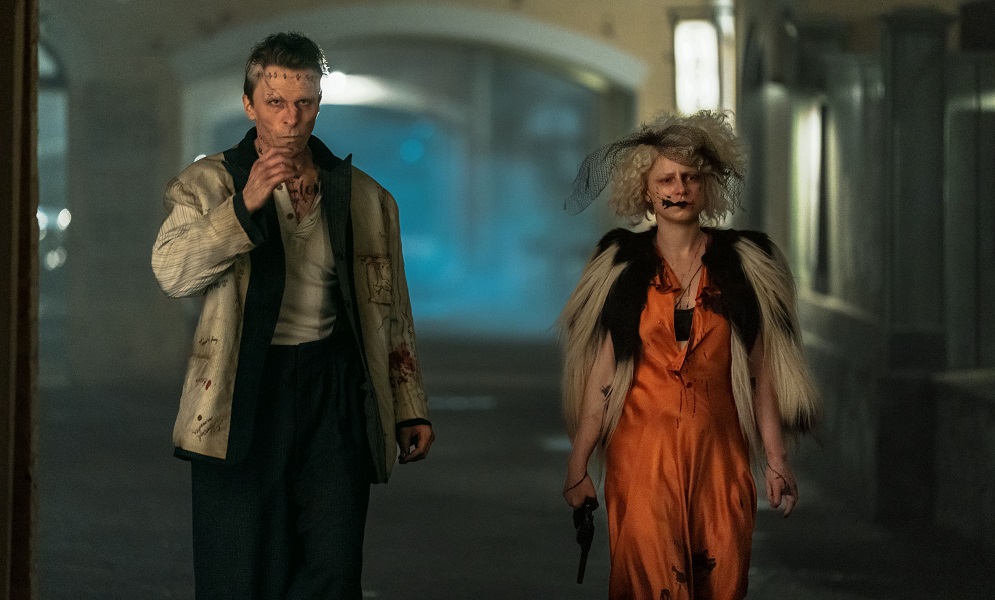 「ザ・ブライド！」フランケンシュタインと花嫁の愛と破壊のハネムーン逃避行
　