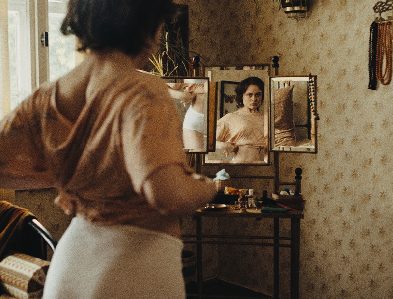 映画「落下音」4つの異なる時代を生きる4人の少女たちが、同じ土地で体験する不可解な出来事 アカデミー賞ドイツ代表、カンヌ審査員賞受賞