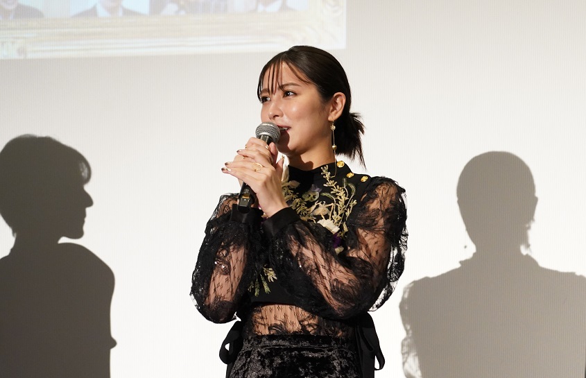 映画「黄金泥棒」公開記念舞台挨拶 田中麗奈、森崎ウィンらキャスト、萱野孝幸監督登壇