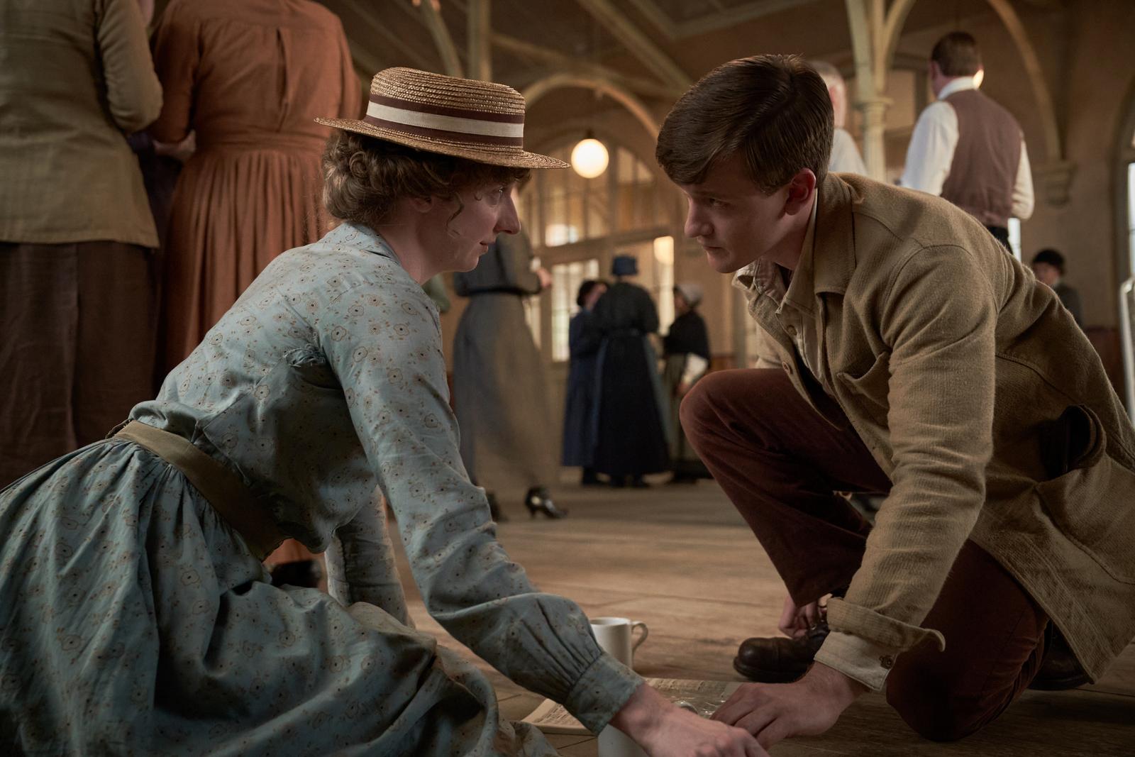 「ザ・コラール 希望を紡ぐ歌」第一次大戦下、存続危機の合唱団が失われた希望を紡ぎ直すヒューマンドラマ 場面写真解禁